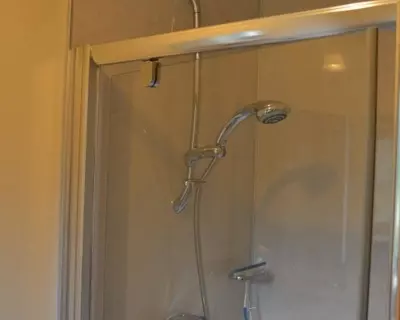 En suite shower